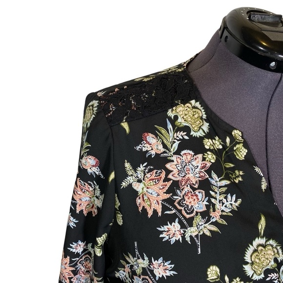 TERRA & SKY Women plus sz 14W Black floral hidden button up lightweight blouse - Picture 3 of 11